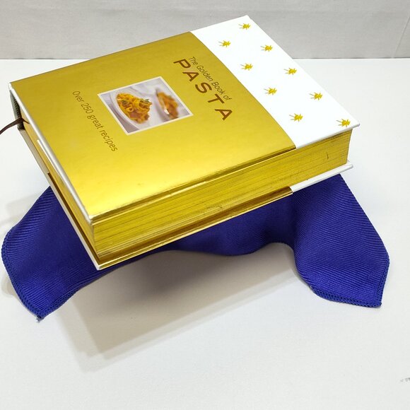 The Golden Book Of Pasta Hardcover Cookbook With Over 250 Recipes By Barrons - Picture 3 of 12